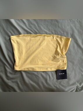 NWT Yellow cropped tube top 💛